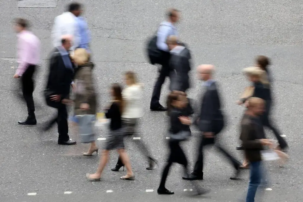 slowdown in wage growth ‘clears the path for more interest rate cuts by boe this year business manchester